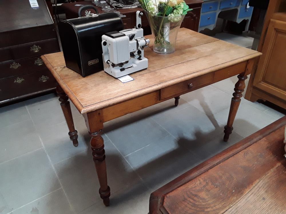 TABLE LOUIS PHILIPPE EN CHENE AVEC TIROIRS 