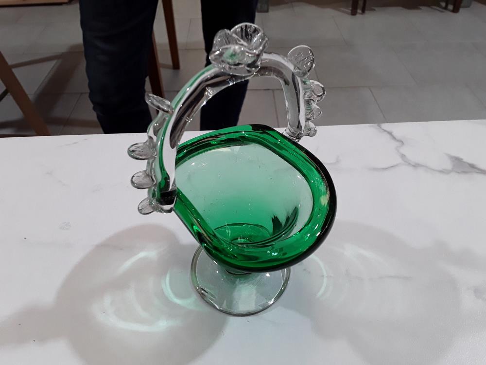 PANIER DÉCORATIF EN VERRE VERT MURANO 