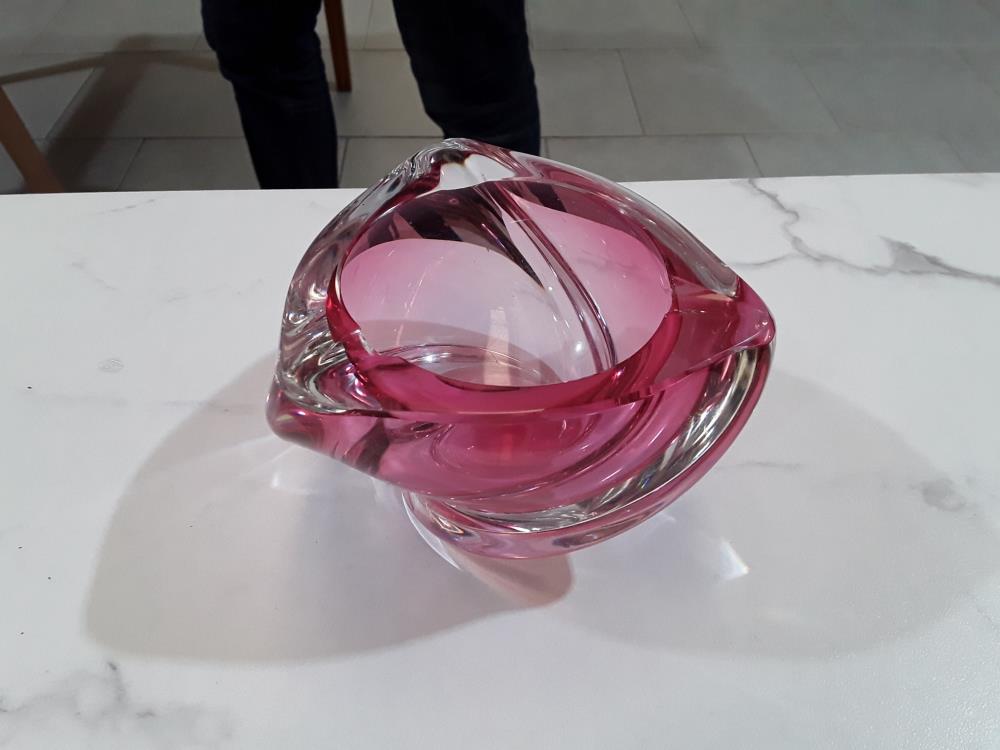 CENDRIER EN VAL ST LAMBERT ÉTIRÉ ROSE 