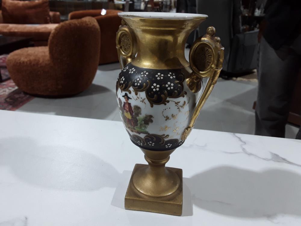 VASE PORCELAINE 19EME 