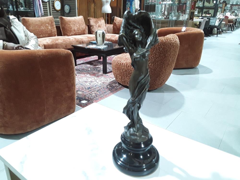 BRONZE DECO FEMME SUR SOCLE EN MARBRE 