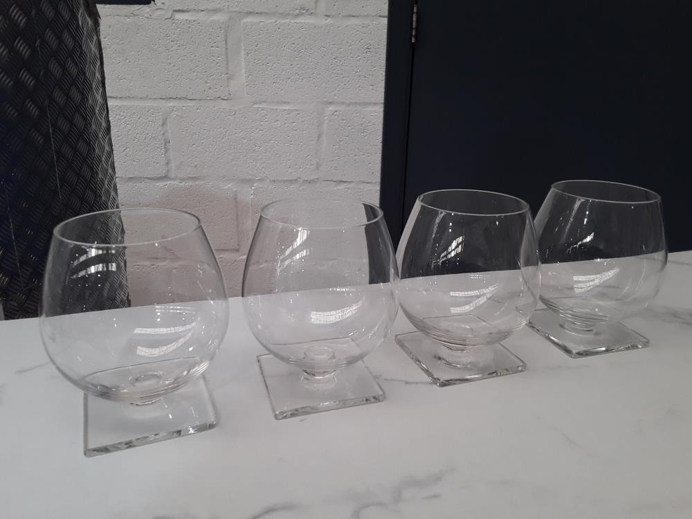 SERIE DE 4 VERRES 