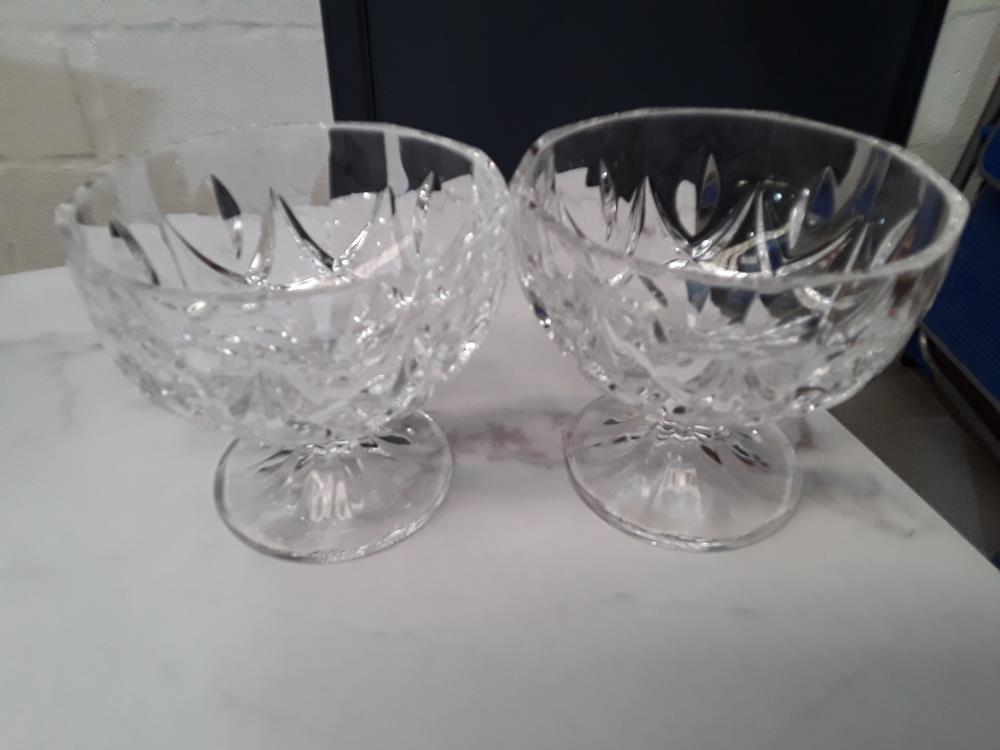 PAIRE DE COUPES À FRUIT 