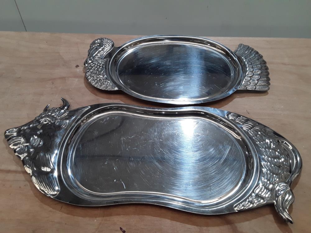 PLATEAU EN INOX AVEC UNE TETE DE BOEUF/DINDE 