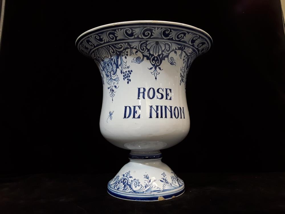 POT D'APOTHICAIRE DE DELF ROSE DE NINON 