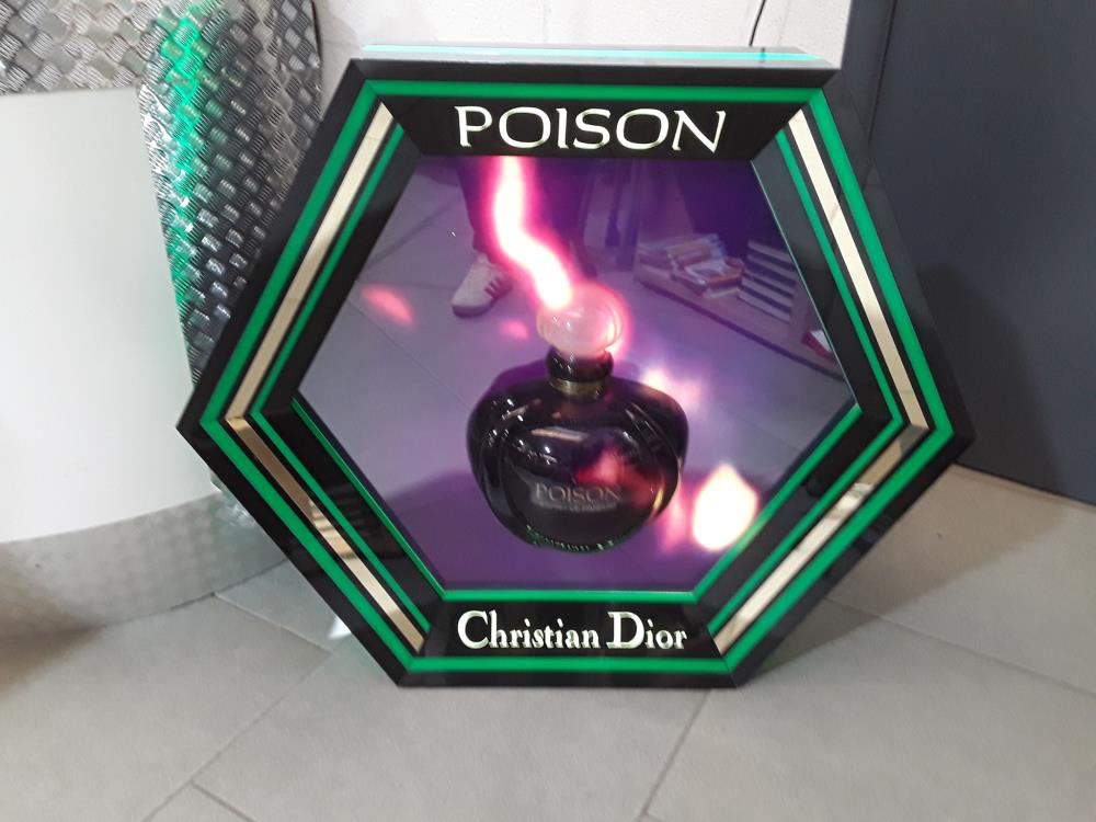 ENSEIGNE PUBLICITAIRE CHRISTIAN DIOR POISON 