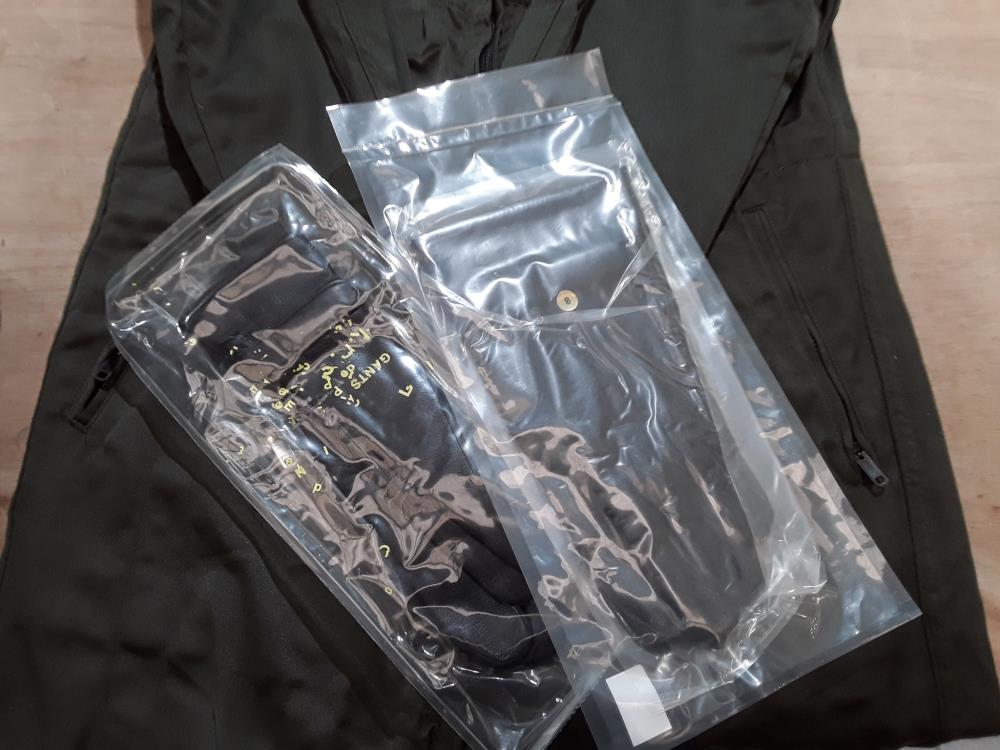 PAIRES DE GANTS EN CUIRE POUR LE TIRE  