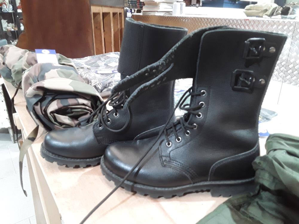 CHAUSSURE ARMÉE FRANÇAISE 42/43 