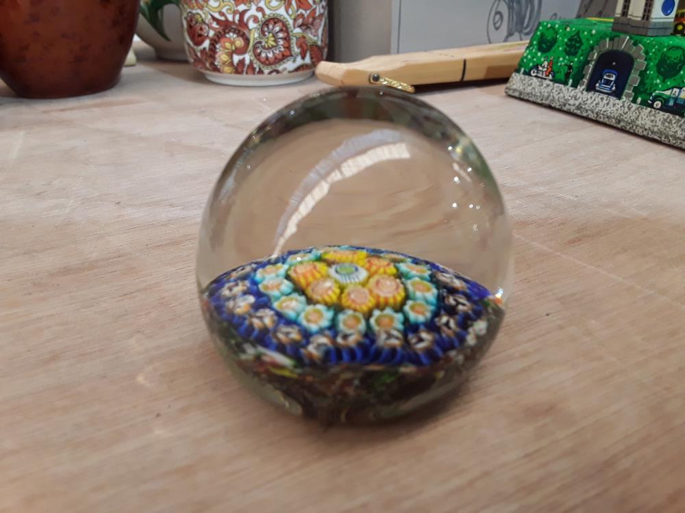 PRESSE PAPIER MURANO TYPE MILLEFIORI 