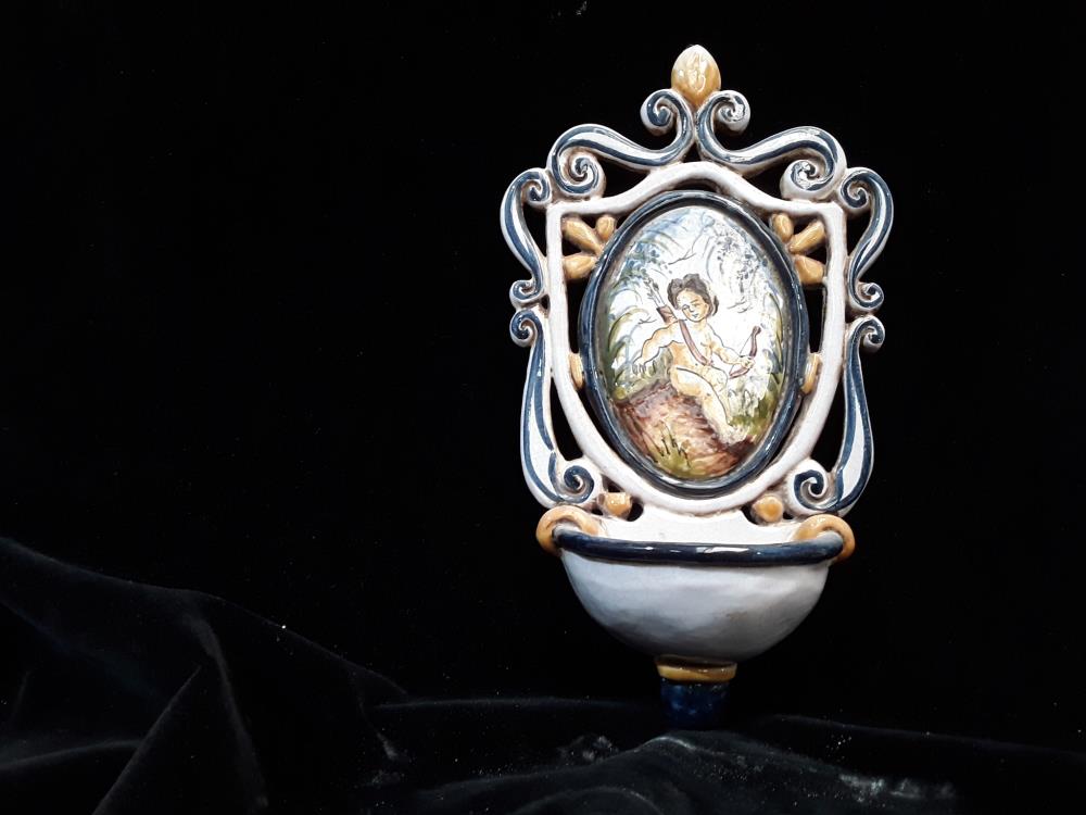 BÉNITER EN FAÏENCE ANGE 