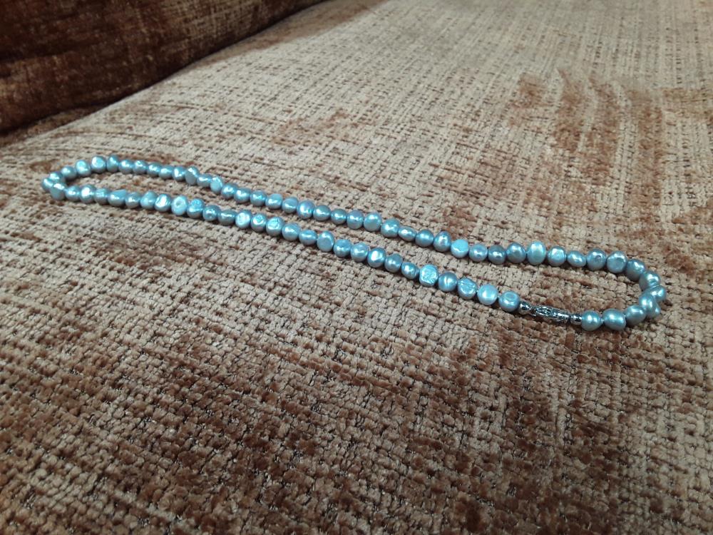 COLLIER FERMOIR EN ARGENT 935 ET PERLES BAROQUE GRISE D'EAU DOUCE 