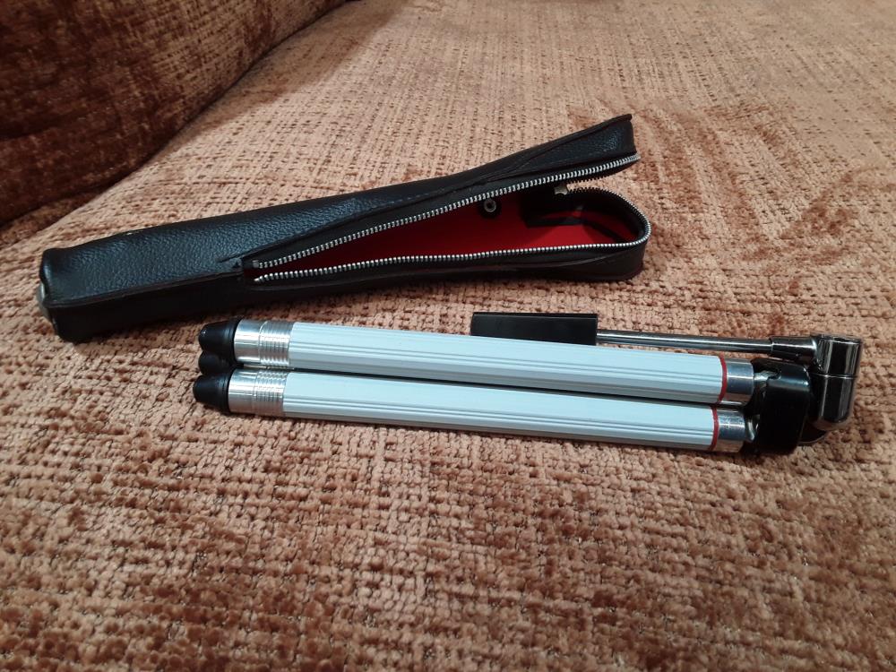 PIED A APPARIEL PHOTO 