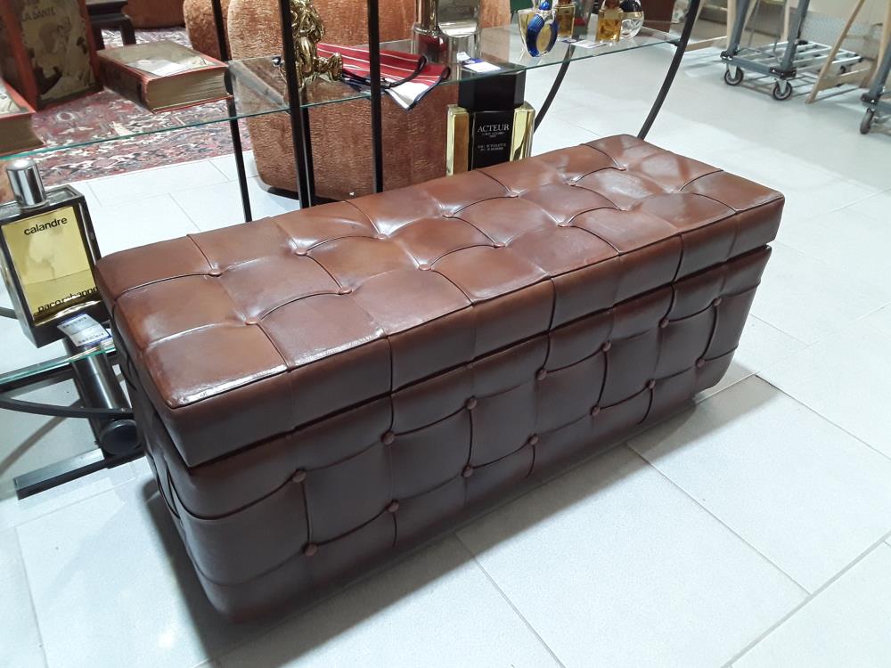 BANC COFFRE "JACK" EN VERITABLE CUIR BRUN COULEUR NATUREL STYLE CHESTERFIELD DE OLIVIER DE SCHRIJVER