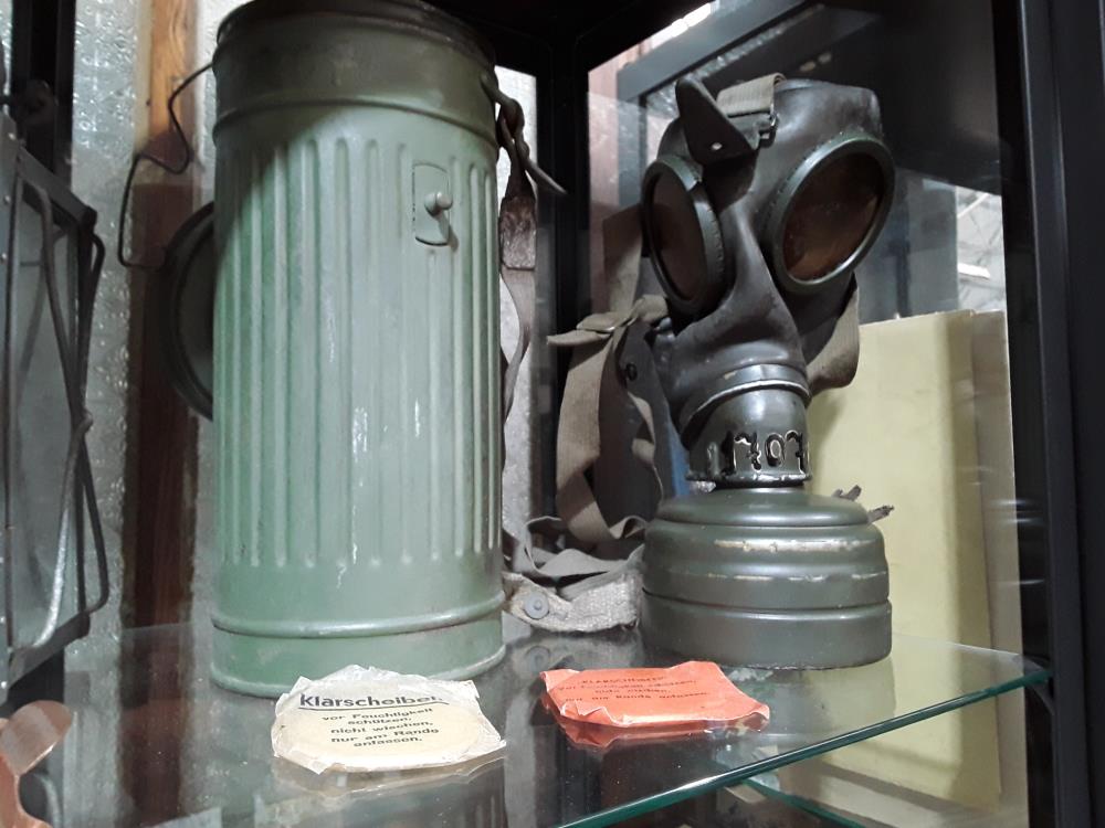 MASQUE ANTI-GAZ ALLEMAND AVEC SANGLE HOMOGÈNE ÉTUI MASQUE WW2