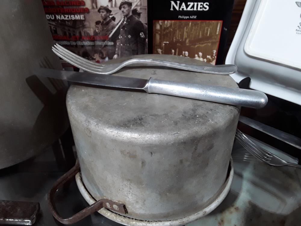 COUTEAU MÉTAL ARGENTÉ MESS OFFICIER WW2 FLORENNES 