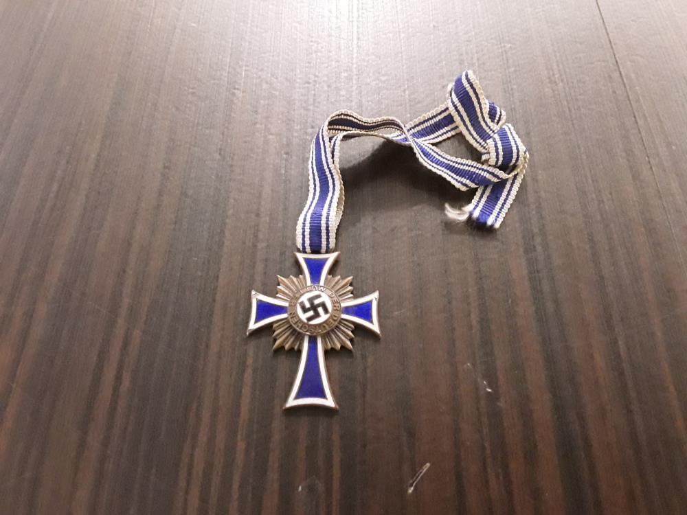 DECORATION EN BRONZE MERE ALLMANDE 3-5 ENFANTS POUR L'ALLEMAGNE 