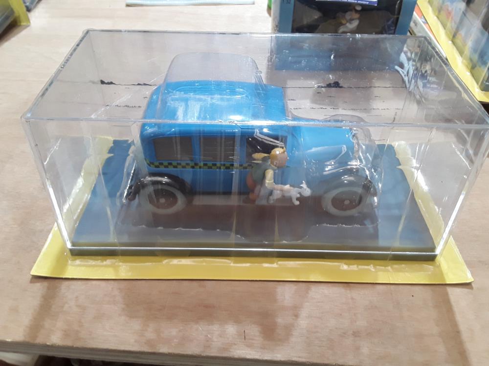 VOITURE TINTIN "EN AMERIQUE TAXI DE CHICAGO" + LIVRE 