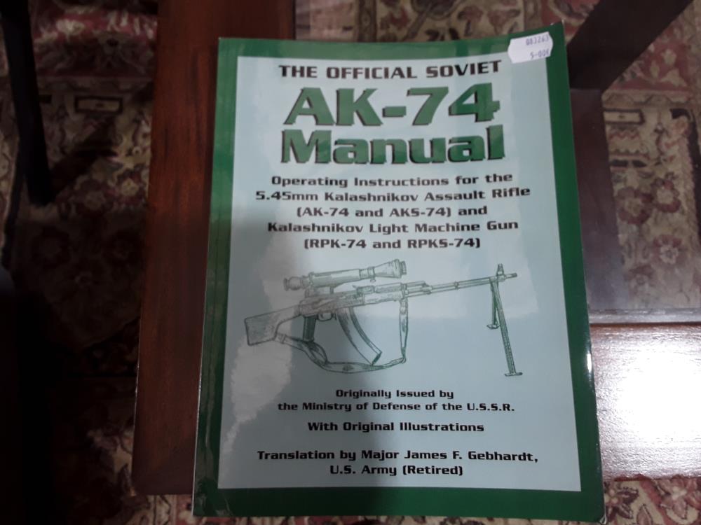 LIVRE AK-74