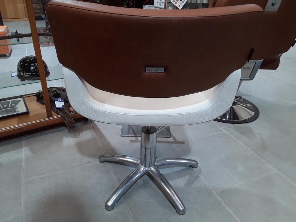 FAUTEUIL REGLABLE COIFFURE DESIGN MARQUE SALON EMBIENCE 