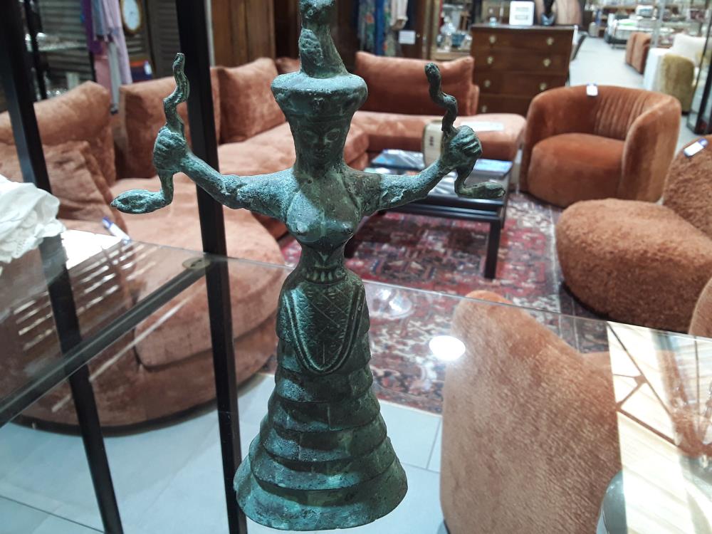 DÉESSE AUX SERPENTS MONOENNE EN BRONZE  