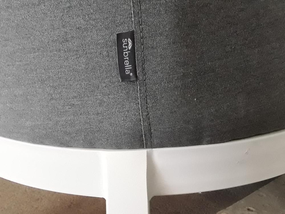 ENSEMBLE DE TERRASSE TABLE ET 5 FAUTEUILS SUNBRELLA DESIGN 