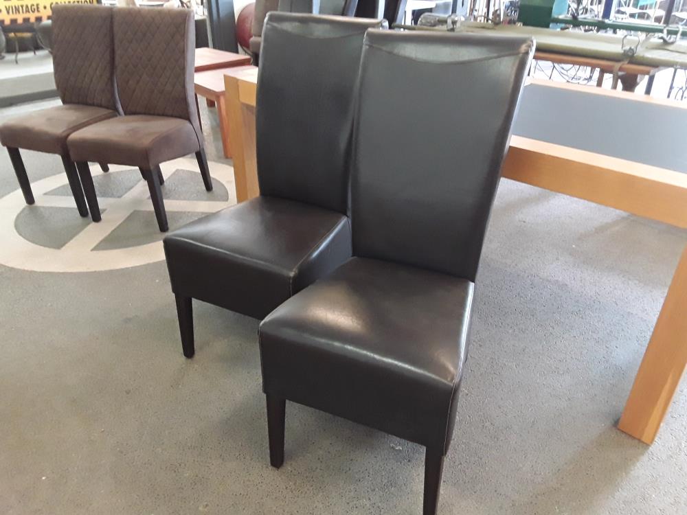 SERIE DE 6 CHAISES CHOCOLAT FINITION CUIR