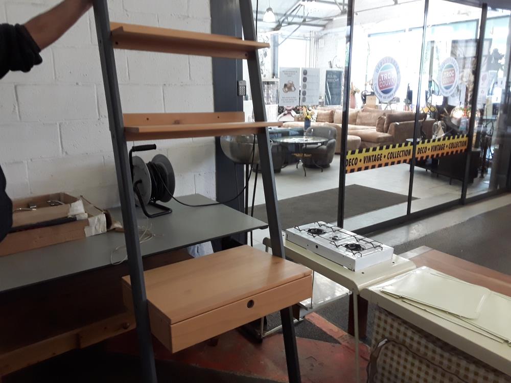 BUREAU SECRÉTAIRE MURALE 