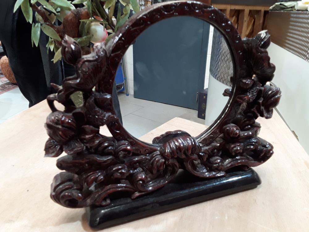 MIROIR CHINOIS SCULPTÉ 