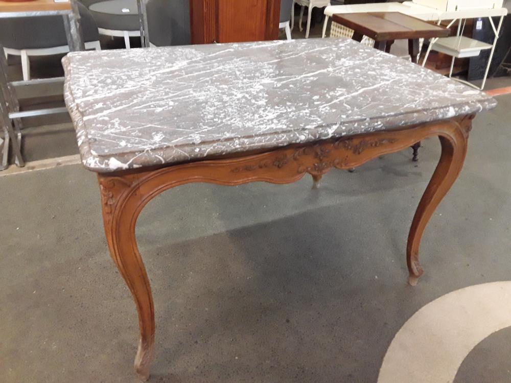 TABLE DE CHASSE EN MERBRE DE ST LOUIS XV