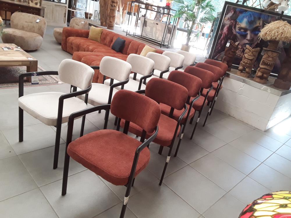 CHAISE AMARETO DESIGN ITALIEN UNIQUEMENT PAR 6 PIECES