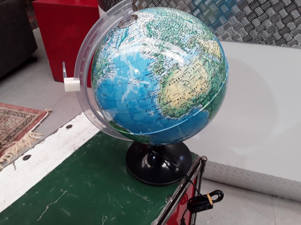 MAP DU MONDE ANNÉE 70 