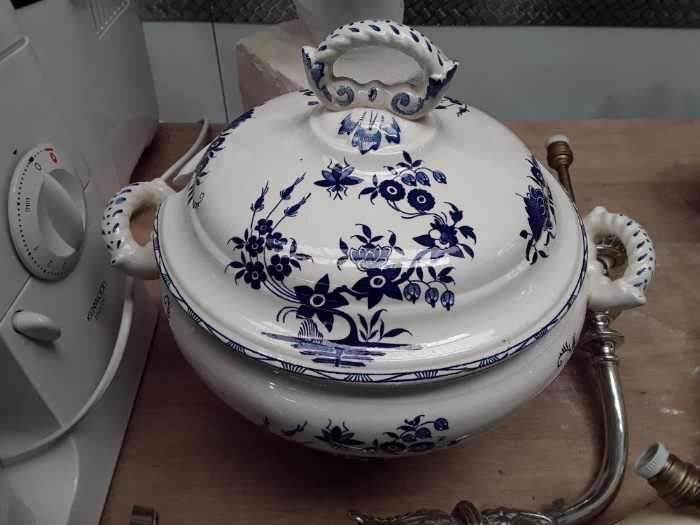SOUPIERE EN FAIENCE BOCH LA LOUVIÈRE 