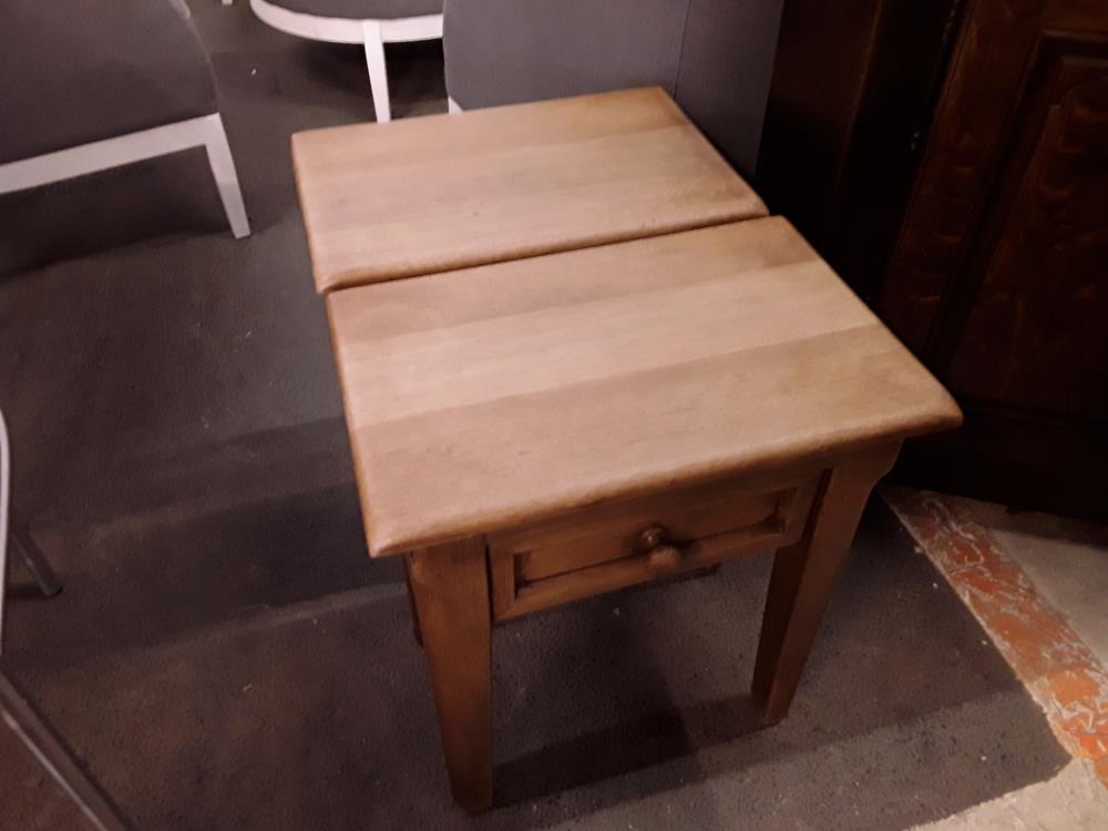 PAIRE DE CHEVET EN CHENE MASSIF 1 TIROIR 