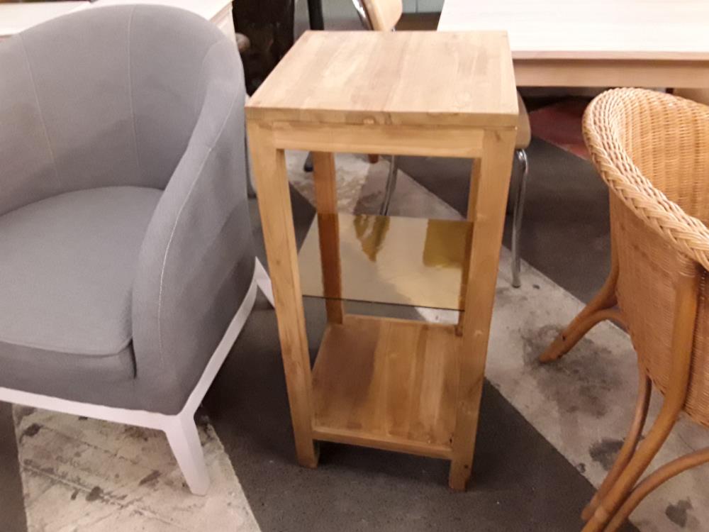 SELETTE EN TEC AVEC PLAQUE EN VERRE 