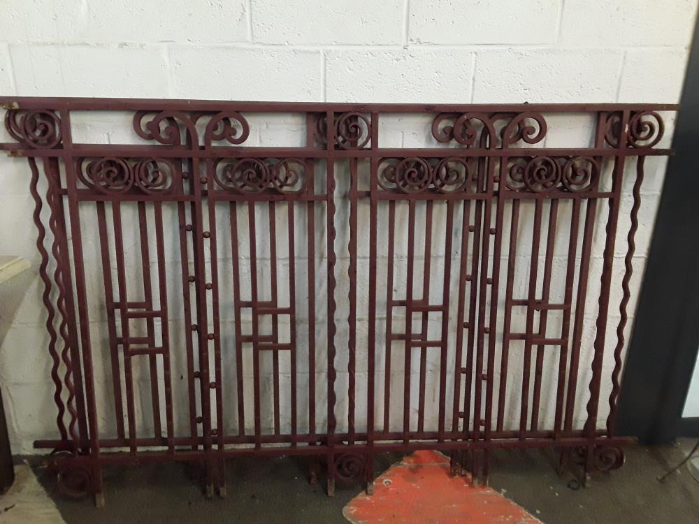 PORTAIL ART DECO EN FER FORGE ANNEE 30 4M75 AVEC  PORTE HAUTEUR 1M15 