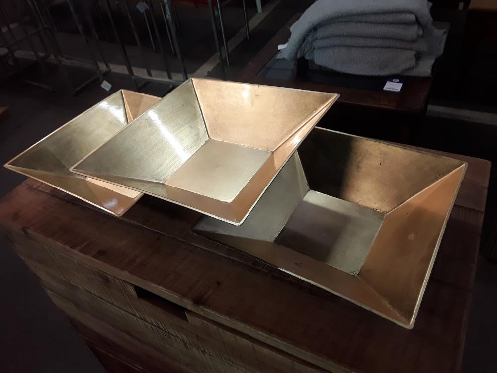 SERIE DE 3 PLATS DORÉ 