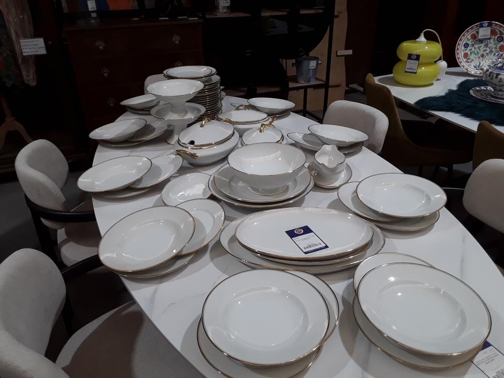 SERVICE EN PORCELAINE BORD DORÉ BLANC 
