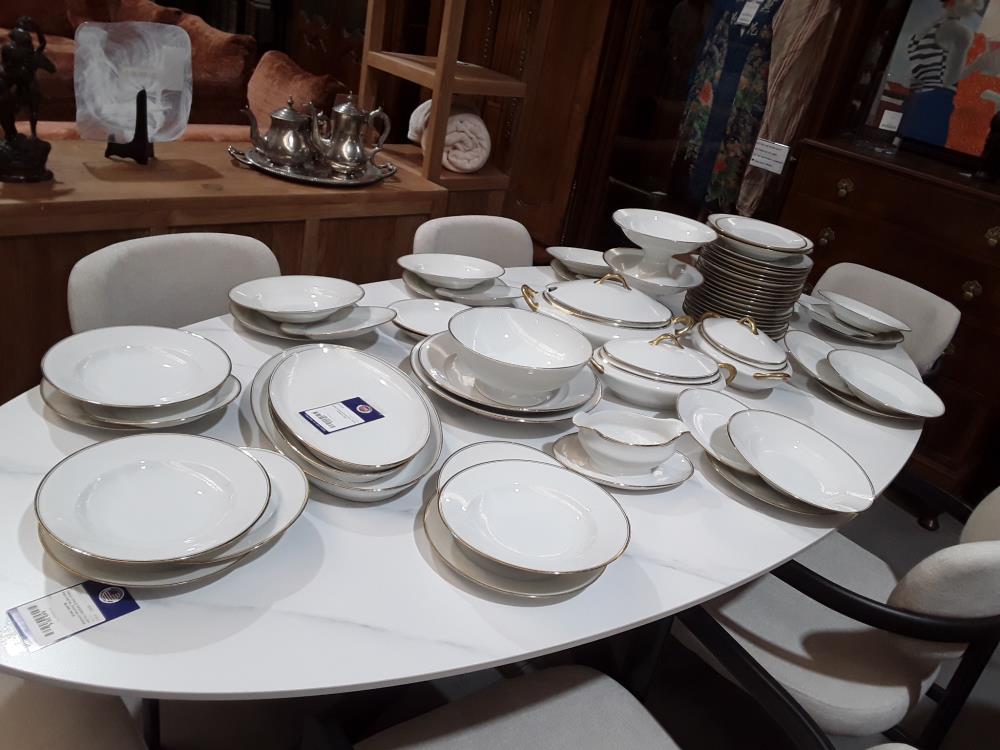 SERVICE EN PORCELAINE BORD DORÉ BLANC 