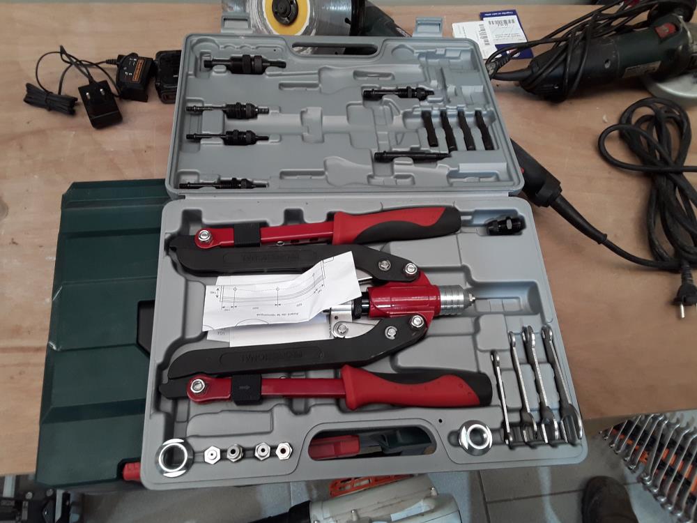 PINCE À RIVETS ETPINCE VISSE TARA