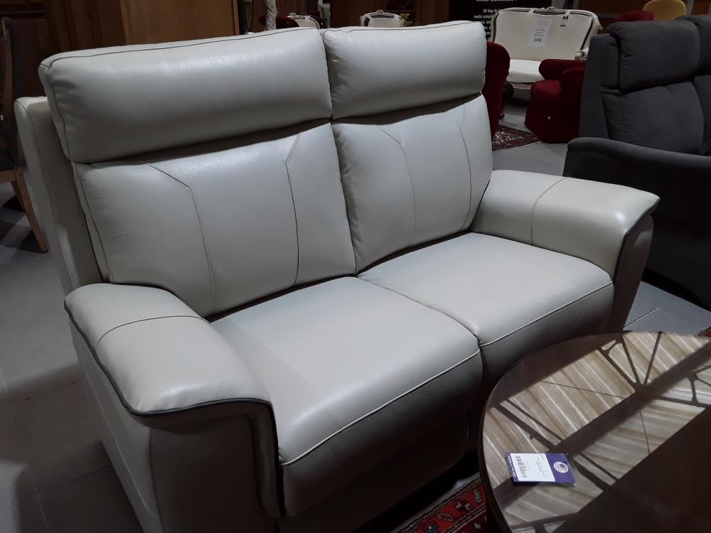 SALON CUIR 3 PLACES (2 RELAX ELECTRIQUES)  + 2 PLACES DESIGN ITALIEN 