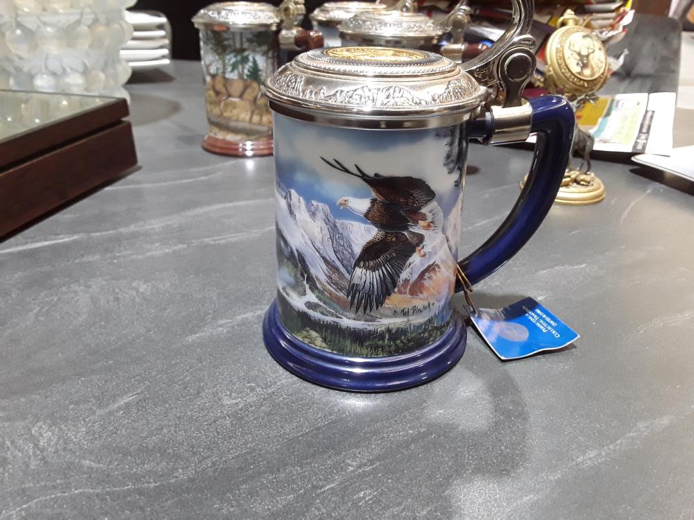 CHOPPE EN PORCELAINE FRANKLIN PEINTURE À LA MAIN 