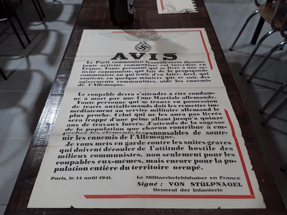 2 AFFICHES (FR/D) "AVIS INTERDICTION SOUTIEN" AU PARTI COMMUNISTE DISSOUS 