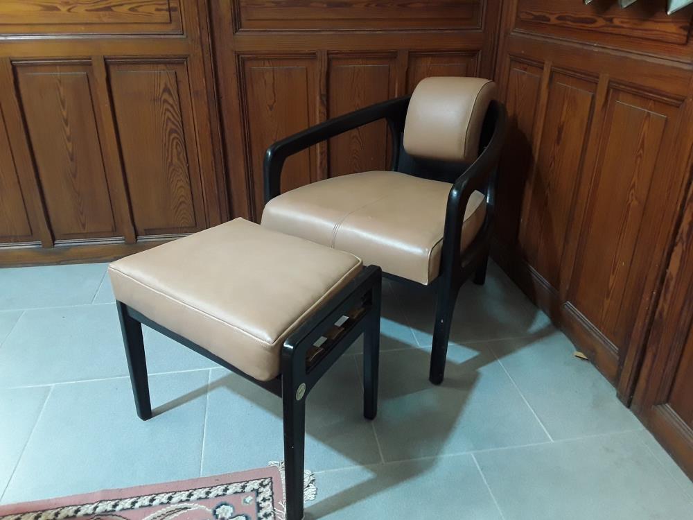 FAUTEUIL CONVAIR CUIR LATTE OCCASION SIGNÉ OLIVIER DE SCHRIJVER DESIGN