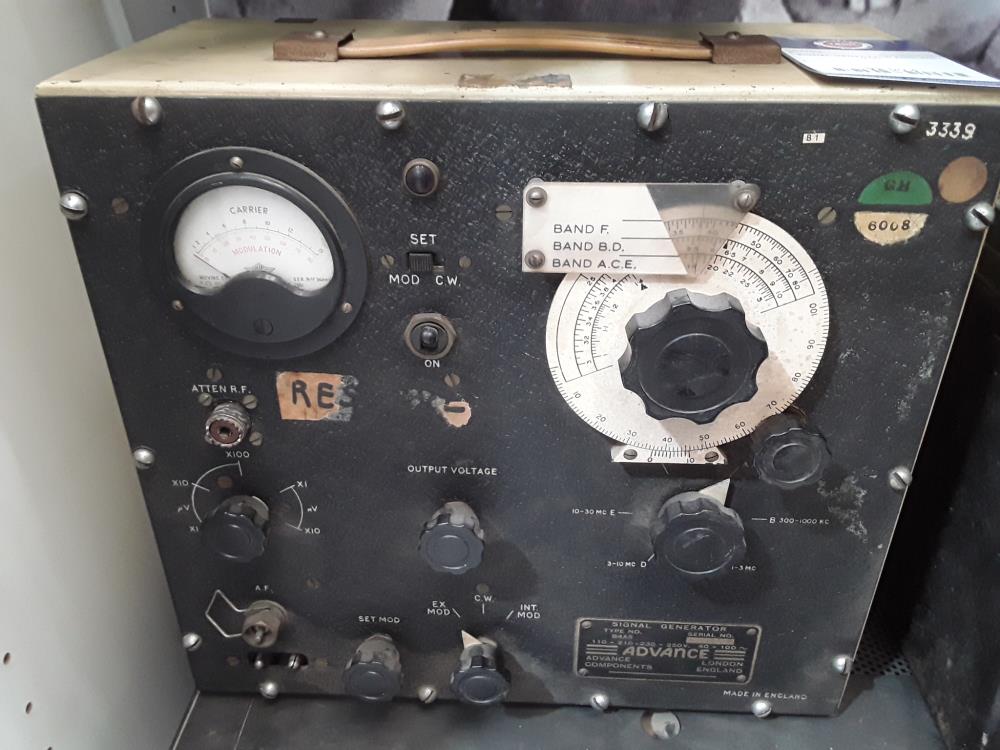 SIGNAL GENERATOR ANGLAIS WW2