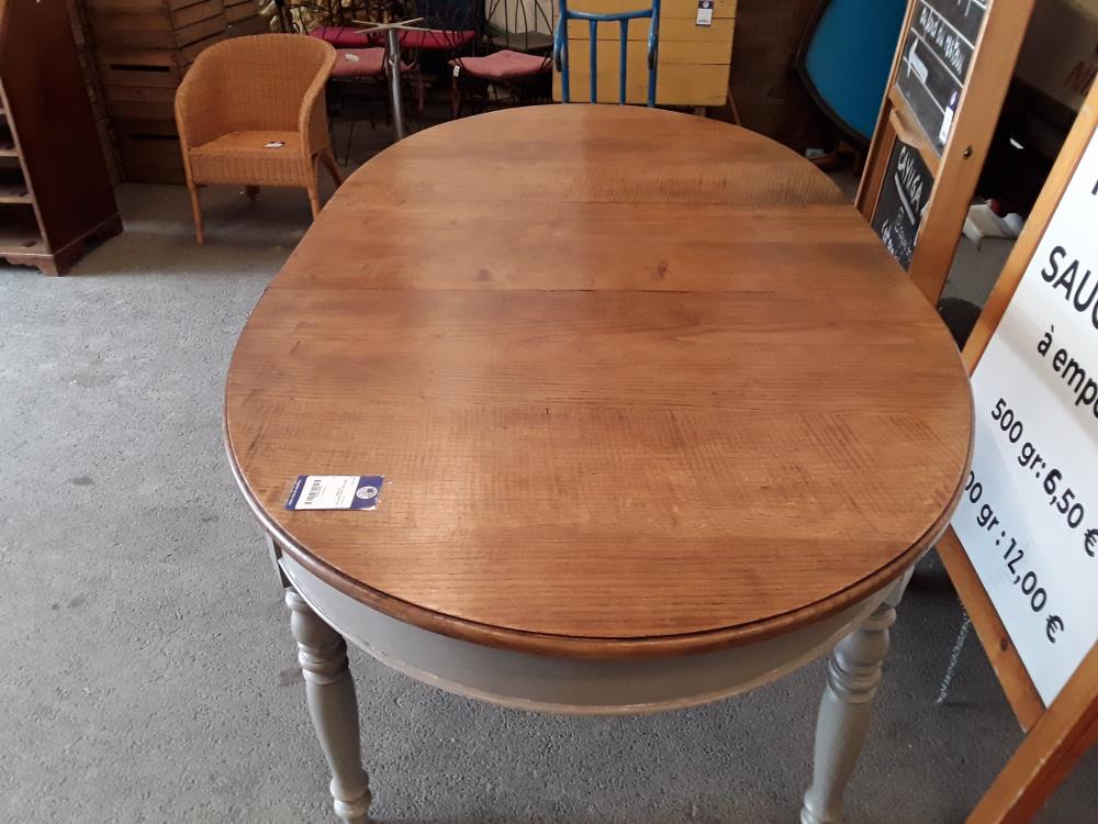 TABLE EN CHENE QUARTIER PATINEE 