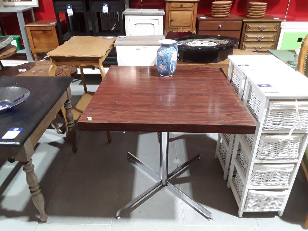 TABLE CARRE D'APPOINT FORMICA 