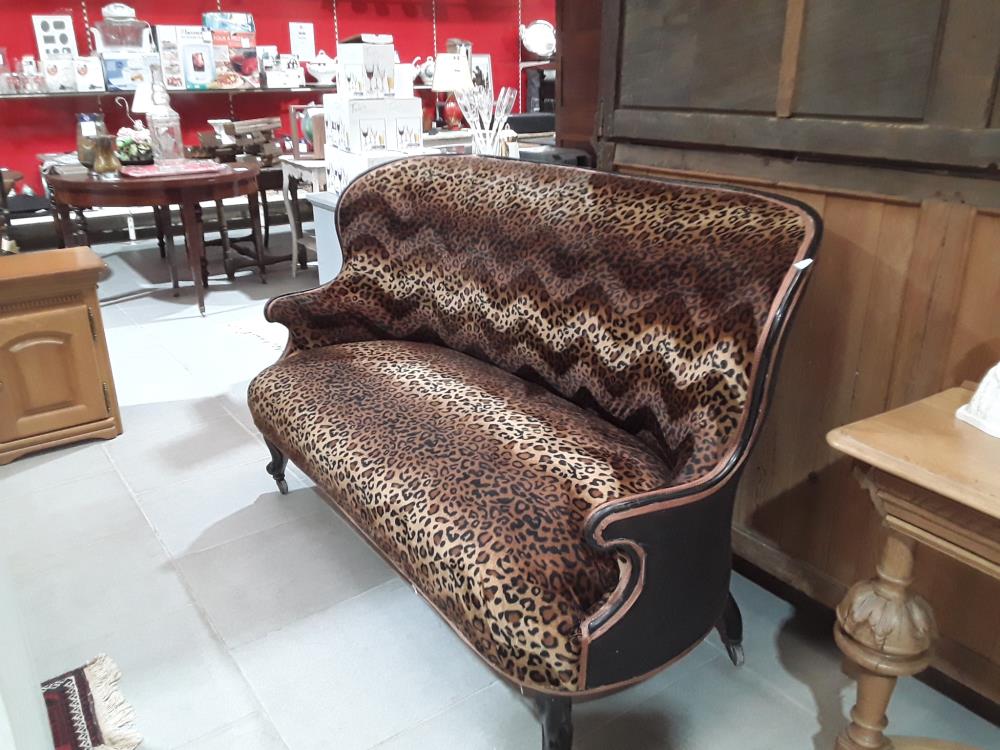 BANQUETTE LÉOPARD 