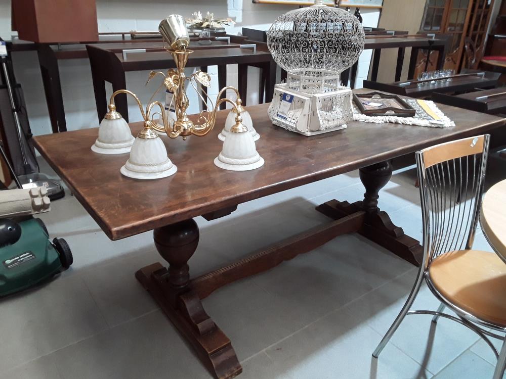 TABLE EN CHENE 