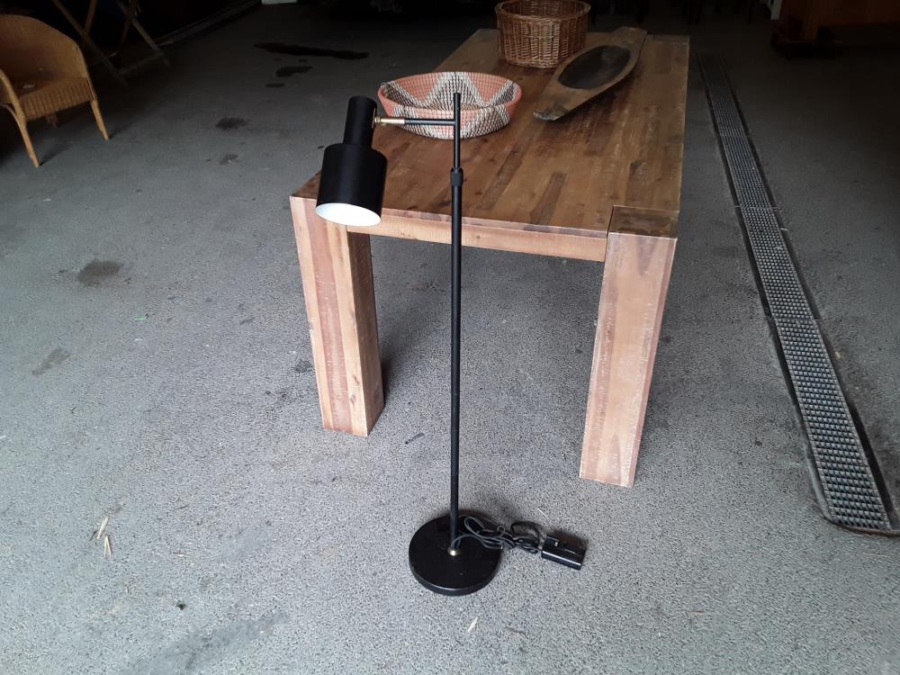 LAMPE DE BOUT DE CANAPE DECO'
