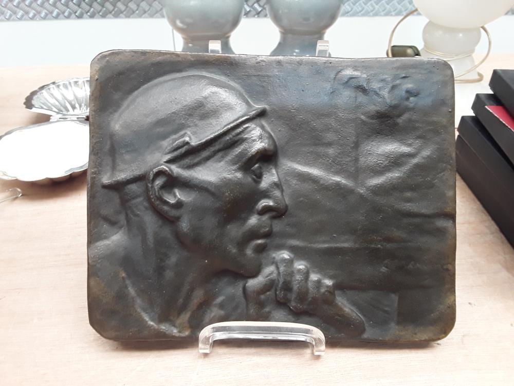 PLAQUE EN BRONZE ''LE MINEUR'' DE CONSTANTIN EMILE MENIER 1831-1905